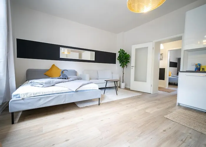 Fullhouse - Zwickau - L96 - Smarttv - Nespresso - 2 Queensize Beds