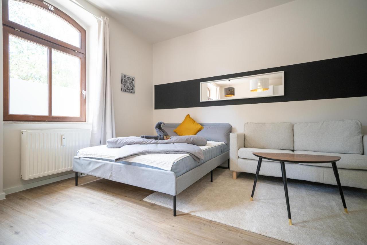 Fullhouse - - L96 - Smarttv - Nespresso - 2 Queensize Beds Zwickau